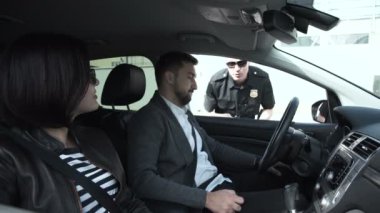 Polis soran adam yol sırasında kontrol