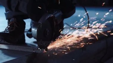 Adam değirmeni ile metal kesme