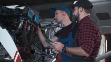 Bir ön uçuş yapıyor iki uçuş mekanik kontrol