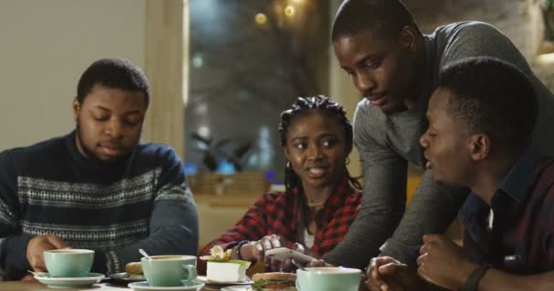 Black people having fun in cafeteria — Stock Video