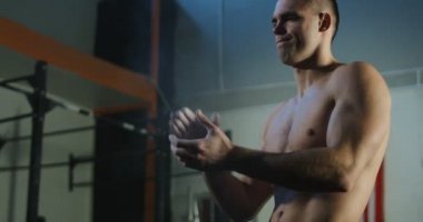 Tebeşir tozu önce egzersiz uygulama sporcu