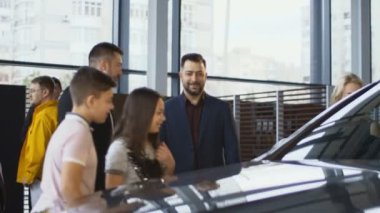 Aile araba seçimi ile yardım Danışmanı
