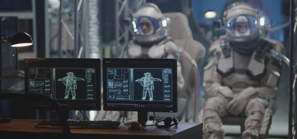 Astronauts getting ready for flight — Stock Photo, Image