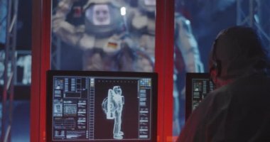 Alman astronotlar uzay giysisini test ediyorlar