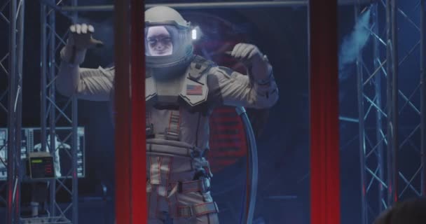 Des astronautes américains testent la mobilité des combinaisons spatiales 