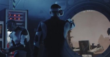 Astronot VR cihazıyla Mars gezginini kontrol ediyor
