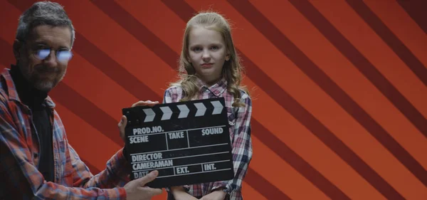 Child actress acting last scene during film shooting — Stock Photo, Image