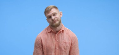 genç adam bir surat