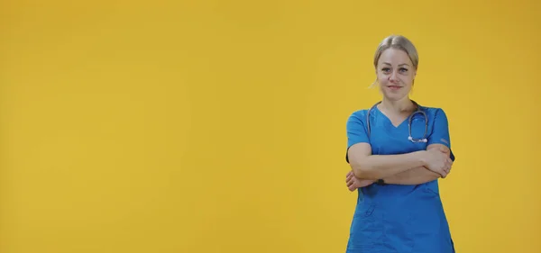 Female doctor pointing with right hand — Stock Photo, Image