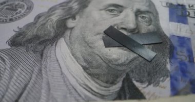 Amerikan dolarları ile antidemokratik kavram