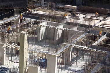 Kaçakçılık sahasında çalışan sanayi işçileri