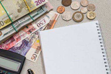 levha ve Resepsiyon hesap makinesi ile farklı para