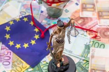 Themis euro banknot ve Avrupa bayrağı ile