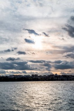 dramatik günbatımı gökyüzü göl City