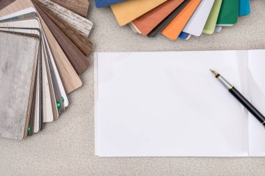 Mobilya masa boş Not ile ahşap örnekleri