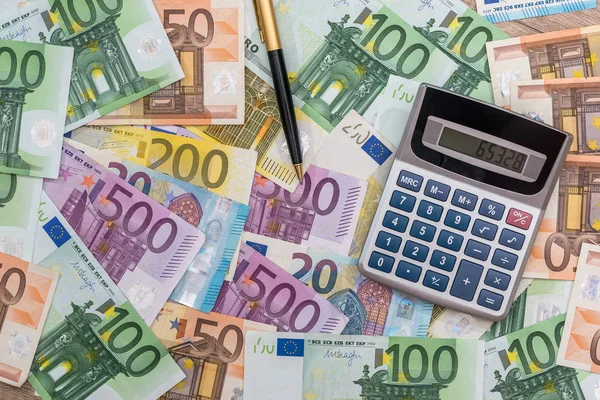 Калькулятор Ручок Євро Банкноти Крупним Планом — стокове фото