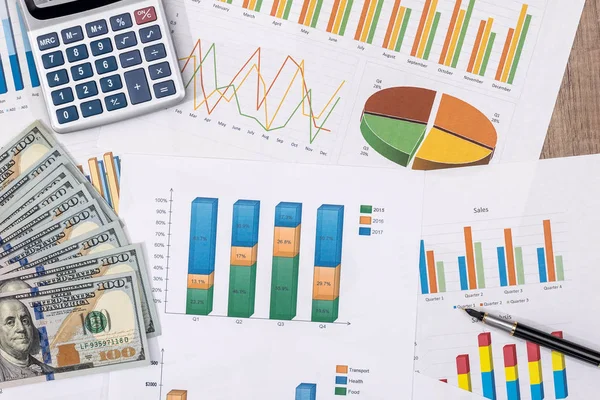 Calculadora Pluma Billete Dólar Por Encima Del Gráfico Negocios — Foto de Stock