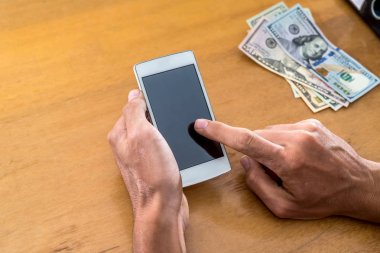 telefon ve Resepsiyon dolar ile el