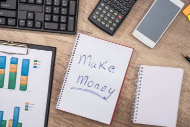 metni Not defteri smartphone klavye, kalem, hesap makinesi - ofis ile para kazanmak