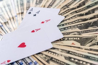 dört poker Aslar Doları yukarıda. yakın çekim.