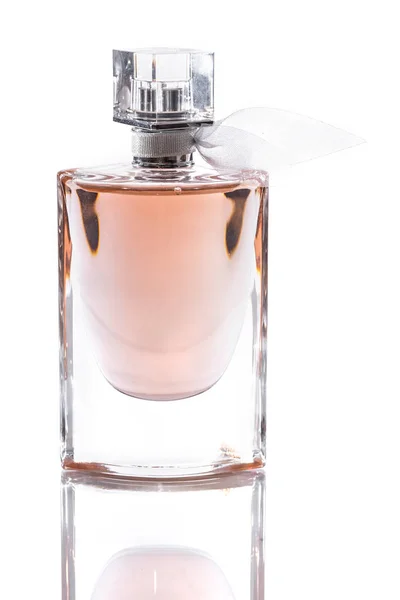 Flacon Avec Parfum Isolé Sur Fond Blanc — Photo
