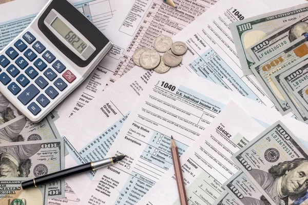 Dinero Formulario Impuestos Calculadora Pluma Escritorio — Foto de Stock