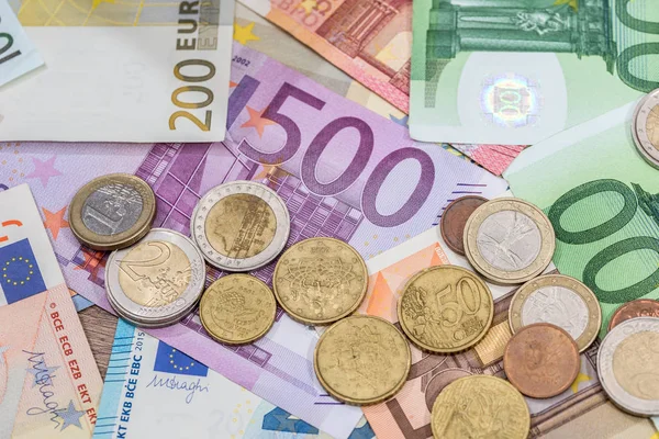 Eurosedlar Och Mynt Som Pengar Finansiera Begrepp — Stockfoto