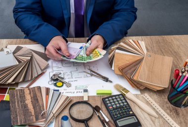 Dostum biz onların iş için para almak