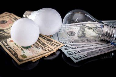 siyah izole Doları ile ampul. yakın çekim