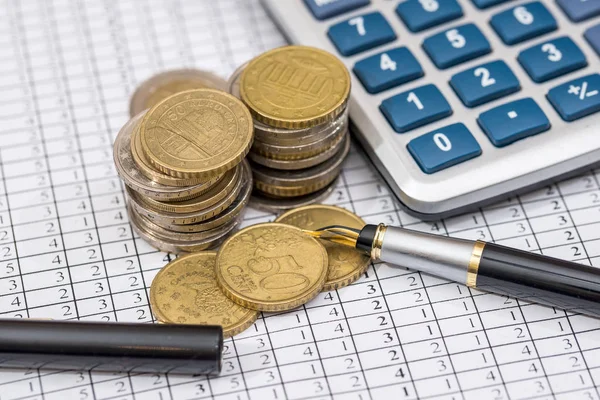 Бізнес Фінансова Звітність Калькулятором Монетою Ручкою — стокове фото