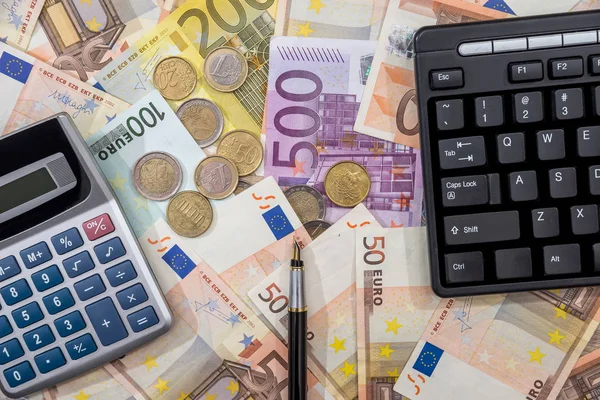 Different Euro Bills Keyboart Pen Calculator — Stock Photo, Image