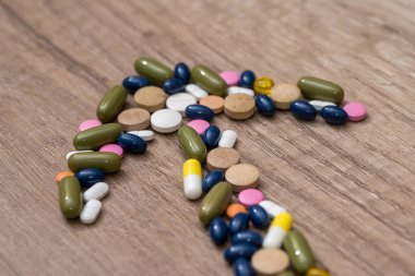 ahşap masa tablet yapılmış ok