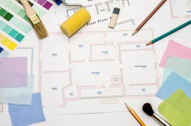 fırça, renk örneği ve çalışma araçları ile mimari çizim