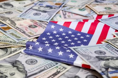 Amerikan doları ve bayrağı