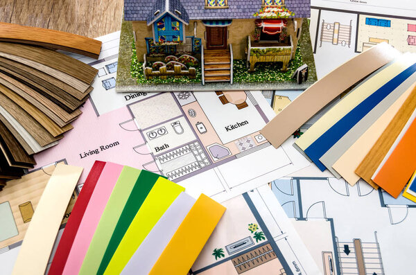 планировка и планировка дома с образцами цвета
