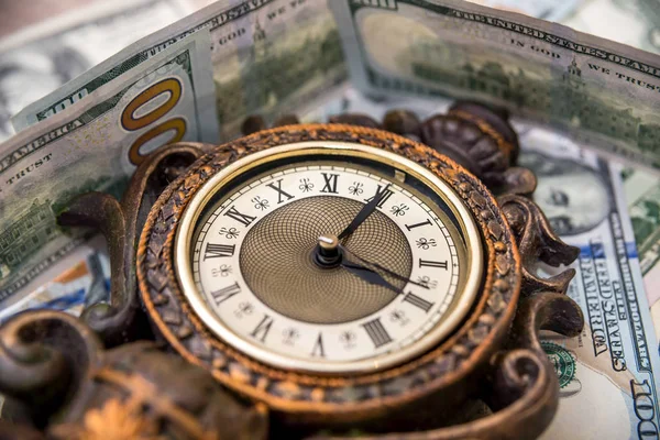 Horloge Rétro Avec Dollar — Photo