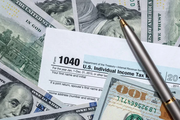 美国1040税形式与金钱 — 图库照片