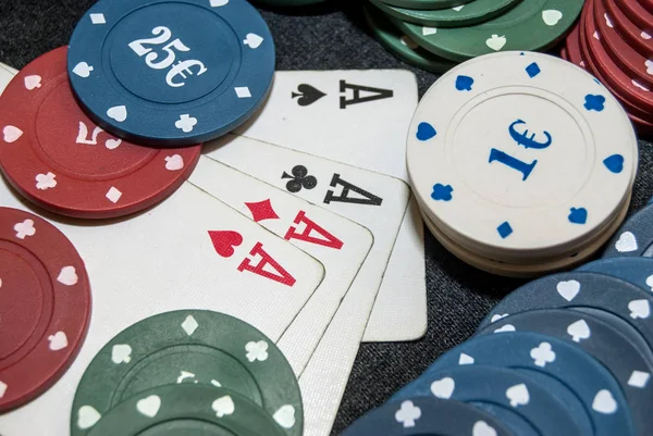 Fichas Quatro Ases Para Poker — Fotografia de Stock