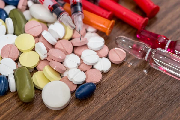 Pills Insulin Syringe Table — Stock Photo, Image