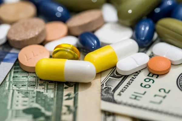 Медичні Таблетки Американських Доларах — стокове фото
