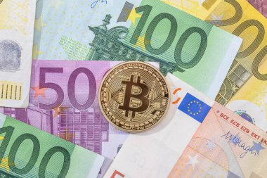 Kripto yeni para birimi euro banknot üzerinde. iş kavramı