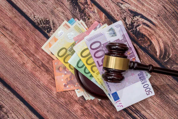 Концепция Коррупции Правосудии Судья Молоток Евро Деньги — стоковое фото