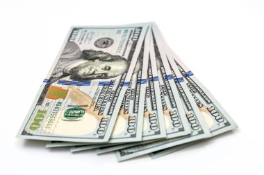 Yüz dolar beyaz arka plan üzerinde izole