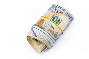 100 Doları rulo üzerinde izole beyaz arka plan