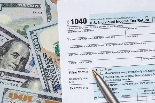 美国1040税形式与金钱 — 图库照片