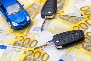 Avro banknotlarındaki oyuncak araba ve anahtarlar