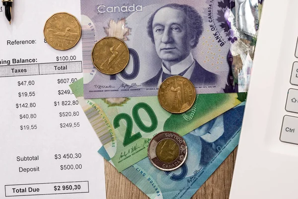 Diyagramı Kalem Hesap Makinesiyle Kanada Doları — Stok fotoğraf