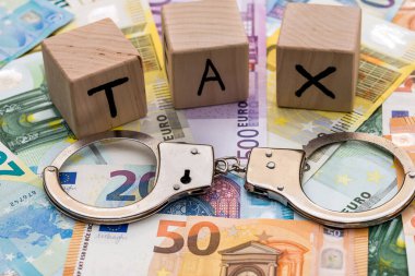 Kelepçe ve tahta küpleri metin euro faturalarında vergi