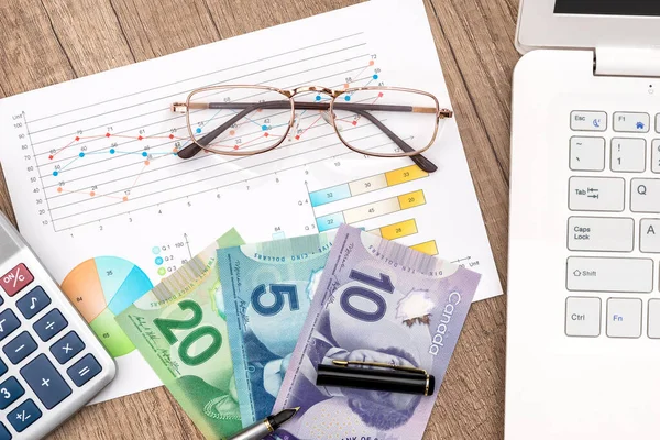 Kanada Doları Defter Para Masanın Üzerine Hesap Makinesi — Stok fotoğraf