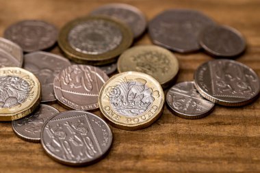 Pound - farklı İngiliz sikke üzerinde tablo